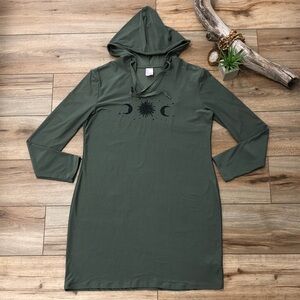 No Boundaries Army Green Sun Moon Graphic Long Sleeve T-shirt Hoodie Dress